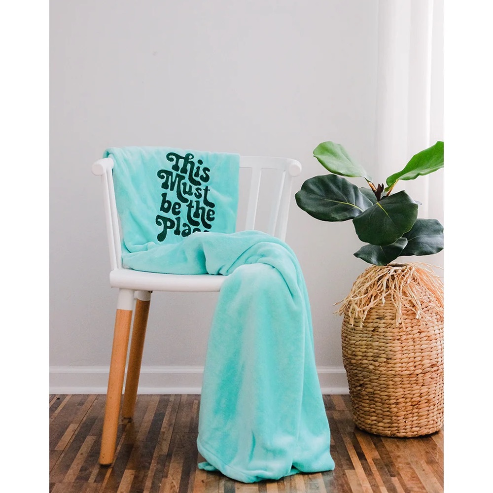 COPY - Brand new in Gift Box! Cocus Pocus plush throw: “This must be the place”😁